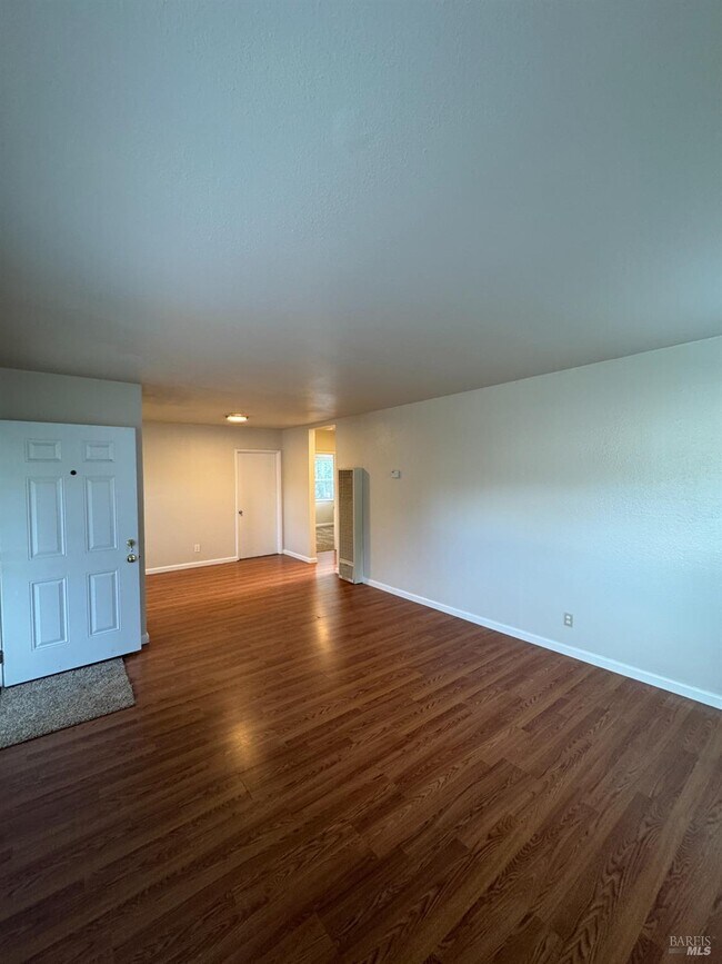 Building Photo - 133 Clay St