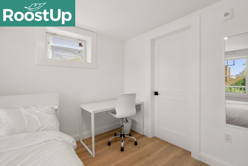 Building Photo - RoostUp Furnished Private Bedroom with Pri...