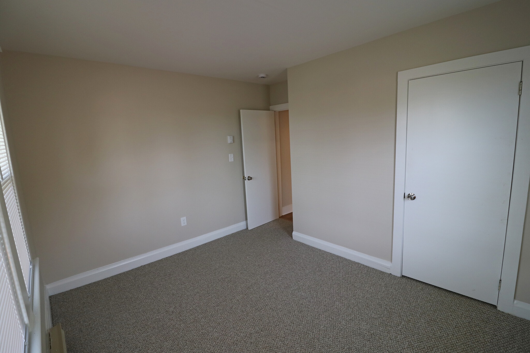 Building Photo - 318 S Watson St