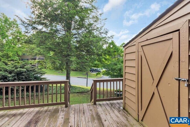 Building Photo - 328 Harvest Dr