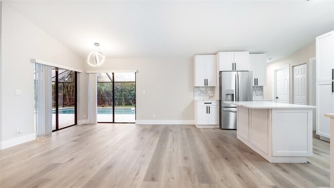 Building Photo - 6411 NW 54th Dr