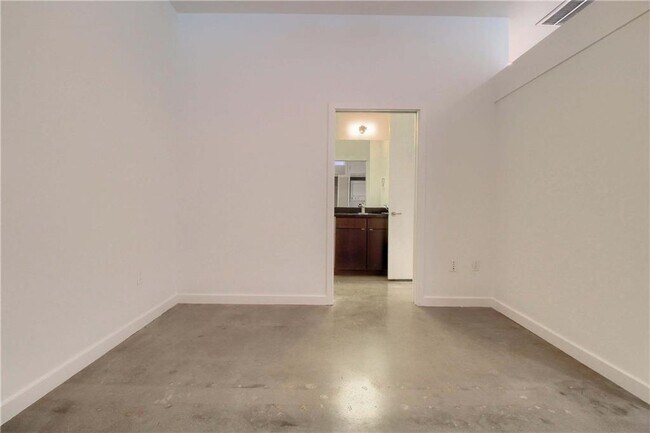 Building Photo - 507 Sabine St