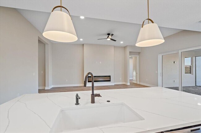 Building Photo - 8387 Windbound Ct
