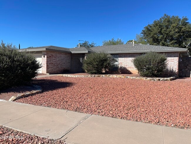 Building Photo - 1601 Charles Owens Dr