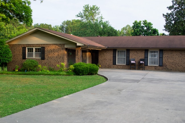 Primary Photo - 603 E Nettleton Ave