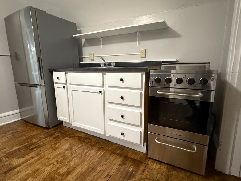 Building Photo - 1201 N 7th Ave E