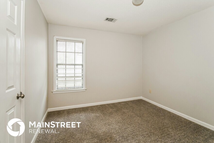 Building Photo - 499 Bedlington Dr