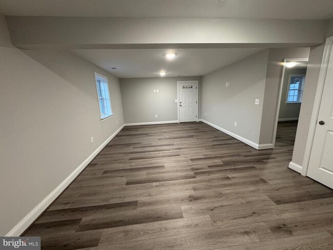 Building Photo - 1103 Llano Dr