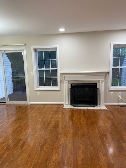 Building Photo - 2002 Larson Dr