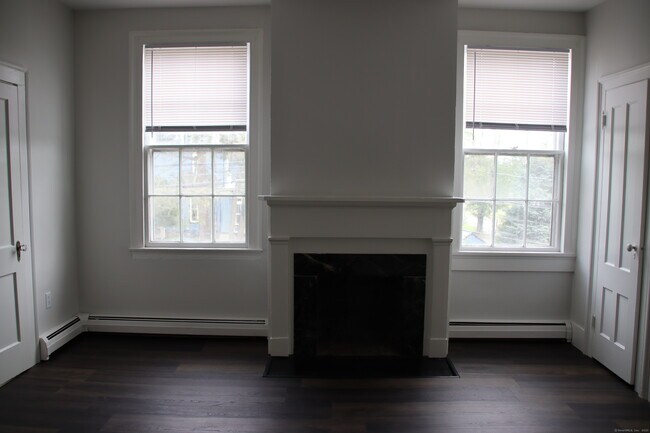 Building Photo - 130 W River St