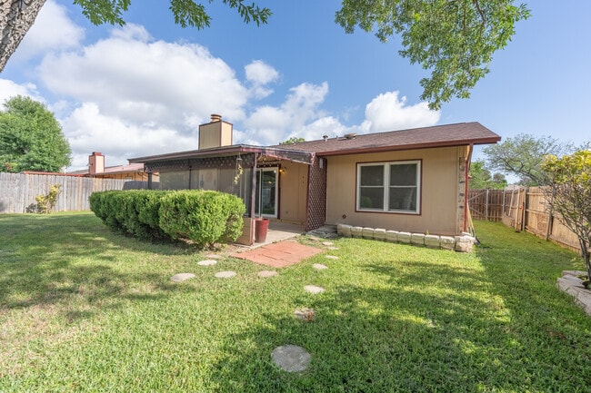 Building Photo - 6822 Rivulet