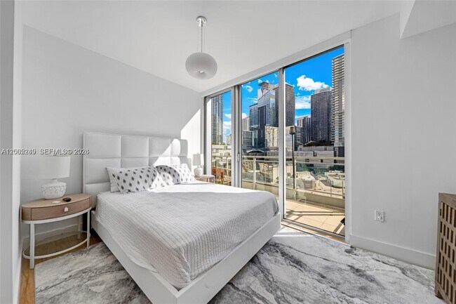 Building Photo - 92 SW 3rd St