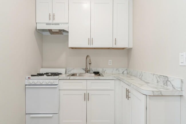 Building Photo - 40 Beacon Ave