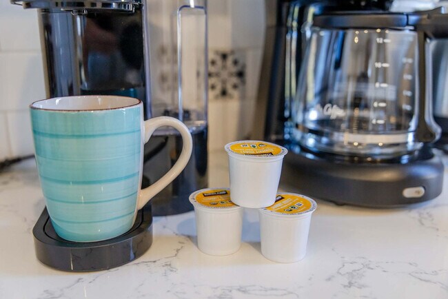 Building Photo - 640 S Columbia St