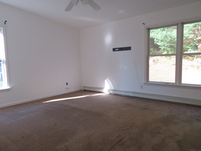 Building Photo - 15 Hayestown Heights