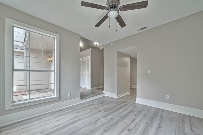 Building Photo - 17805 Villa Way Dr