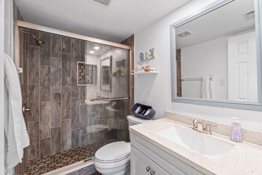 Building Photo - 6301 A1A S