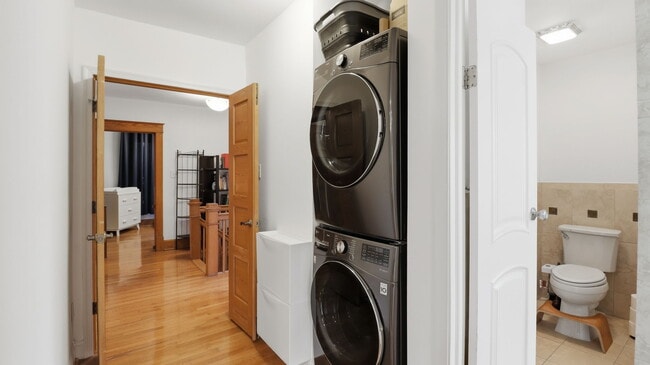 Building Photo - 30 Longfellow St NE