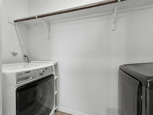 Building Photo - Charming Single-Story Converse Home