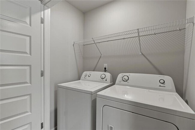 Building Photo - 2505 Piering Dr