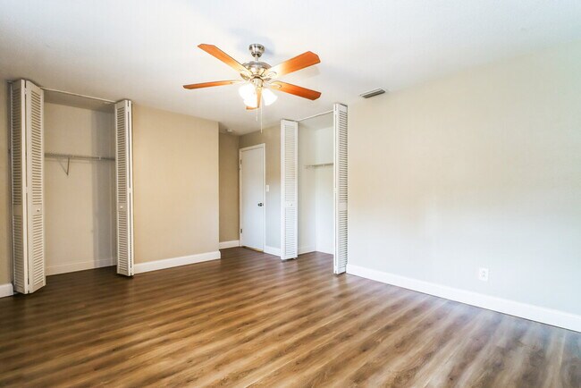 Building Photo - 5795 Hillside St