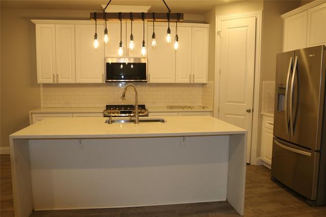 Building Photo - 3640 Fuchsia Dr