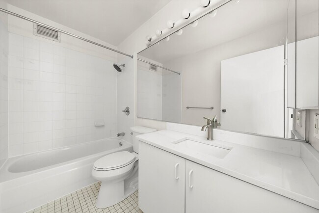 Building Photo - 401 E Ontario St