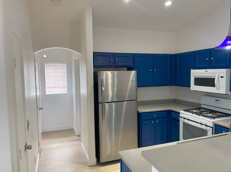 Building Photo - 5989 Trickling Descent St