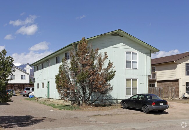 Building Photo - 4320 Loomis Ave