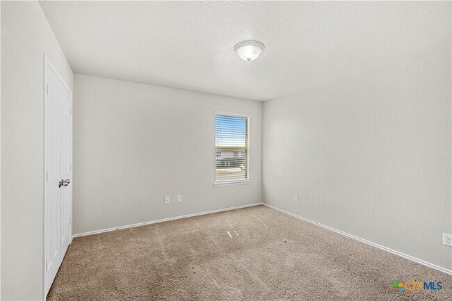 Building Photo - 1602 Gigante Dr