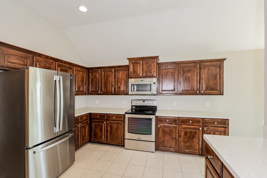 Building Photo - 2504 Wakecrest Dr