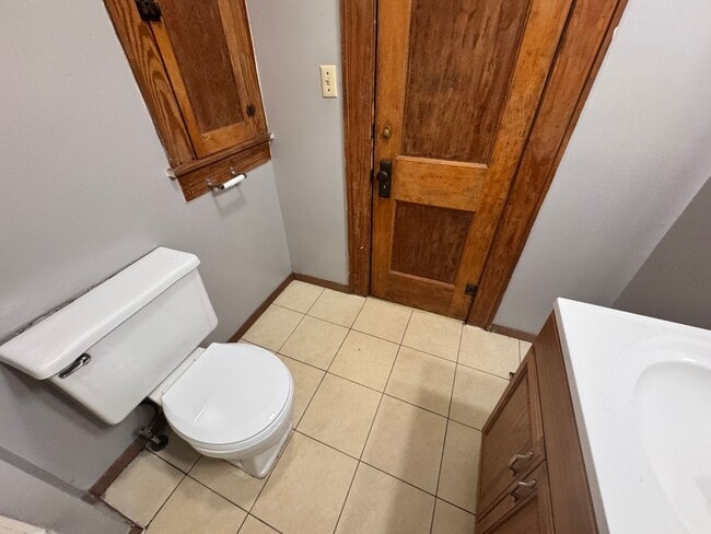 Building Photo - 412 Taylor Ave