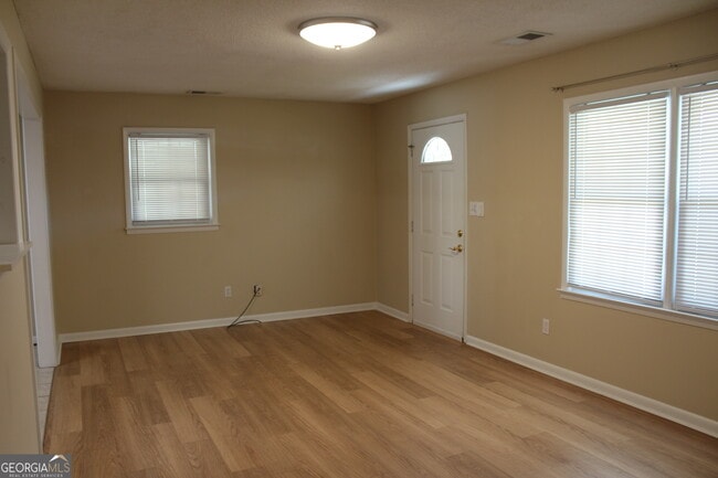 Building Photo - 128 Sandy Way