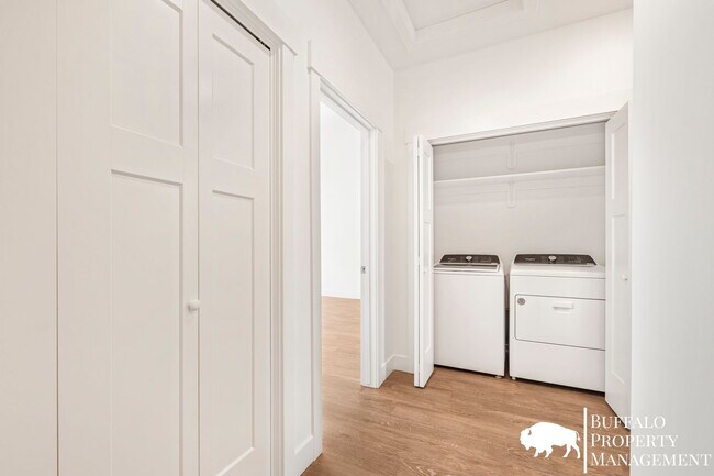 Building Photo - Beautiful brand new luxury 3 Bedroom 2.5 B...