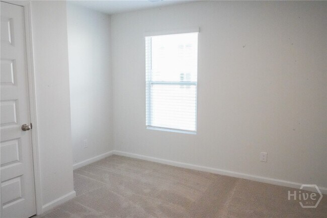 Building Photo - 500 Coconut Dr