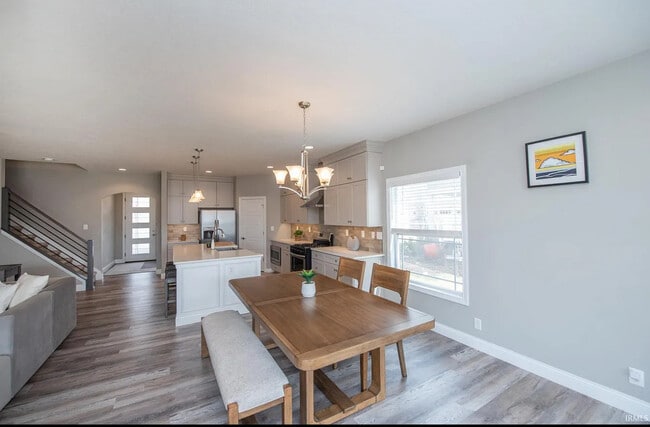 Building Photo - 2855 Needletail Dr