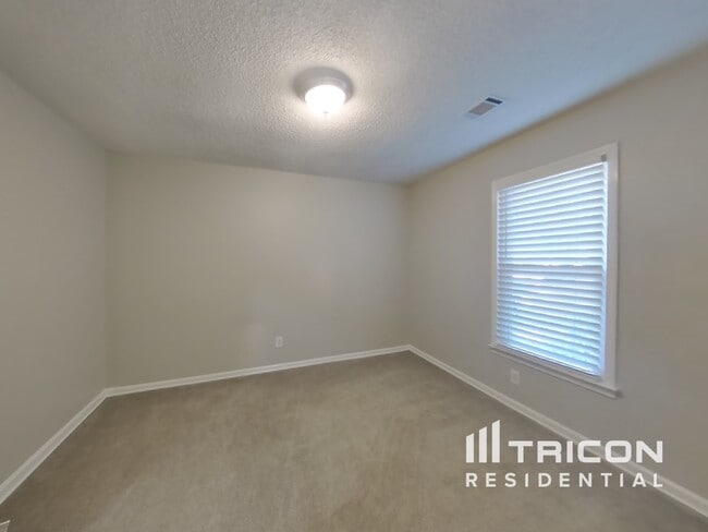 Building Photo - 2875 Brookton Ln SE