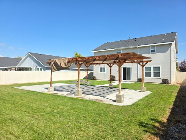 Building Photo - Bonelli Ave