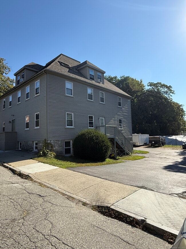 Primary Photo - 20 Garvin St