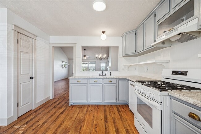 Building Photo - 2824 Meadow Brook Ct