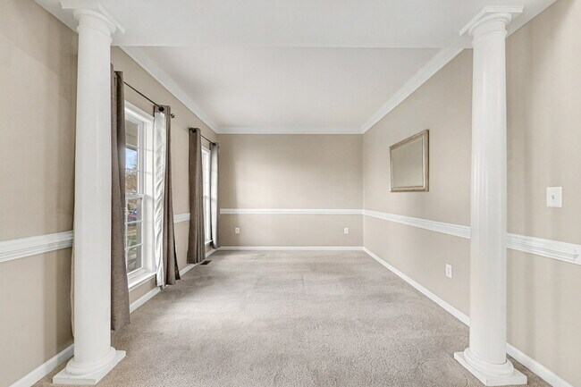 Building Photo - 9 Gallery Rd