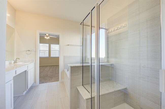 Building Photo - 10902 Granite Chief Dr