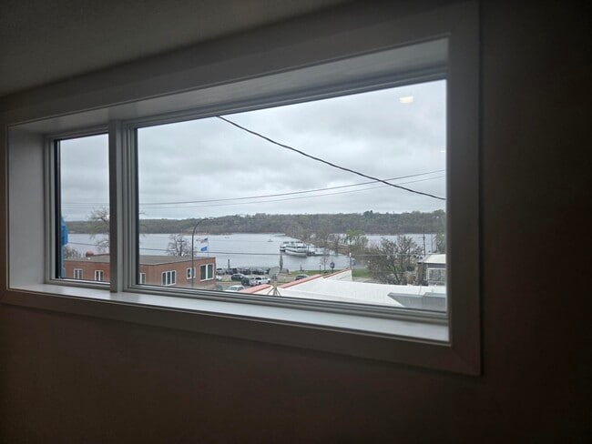 Building Photo - 503 2nd St