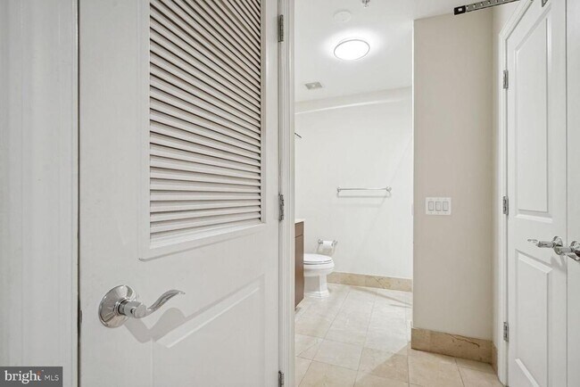 Building Photo - 2425 L St NW