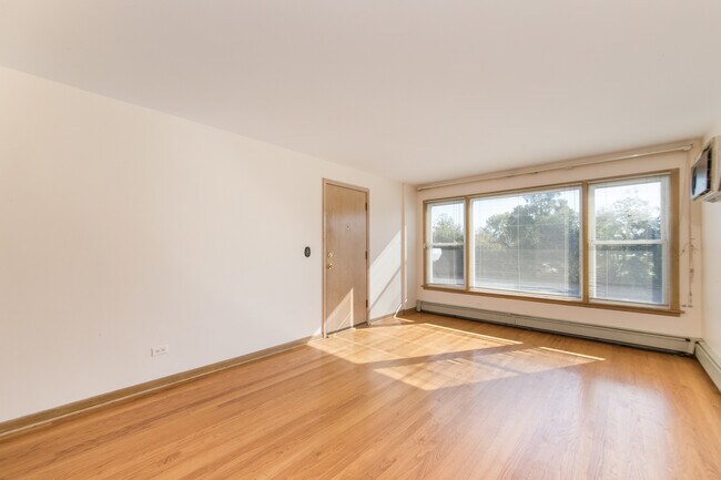 Building Photo - 6640 W Gunnison St
