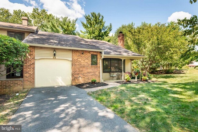 Building Photo - 106 Bernard Ct