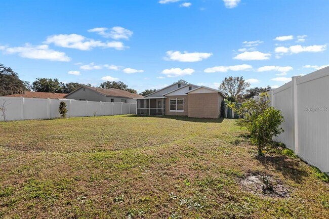 Building Photo - 1424 Vinetree Dr