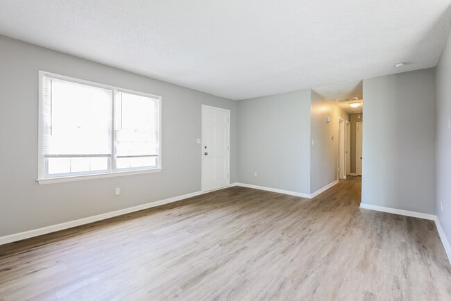 Building Photo - 105 Lasalle Pl