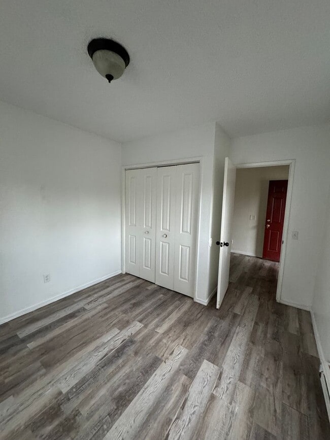 Building Photo - 115 SE Mosher Ave