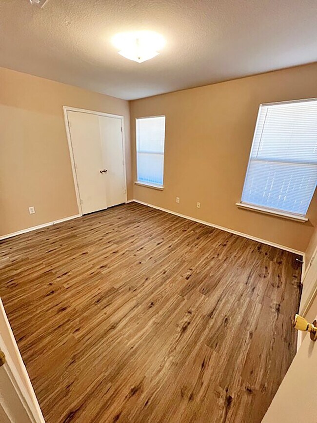 Building Photo - Great 3 Bdrm 2 Bath Home in North Denton Tx